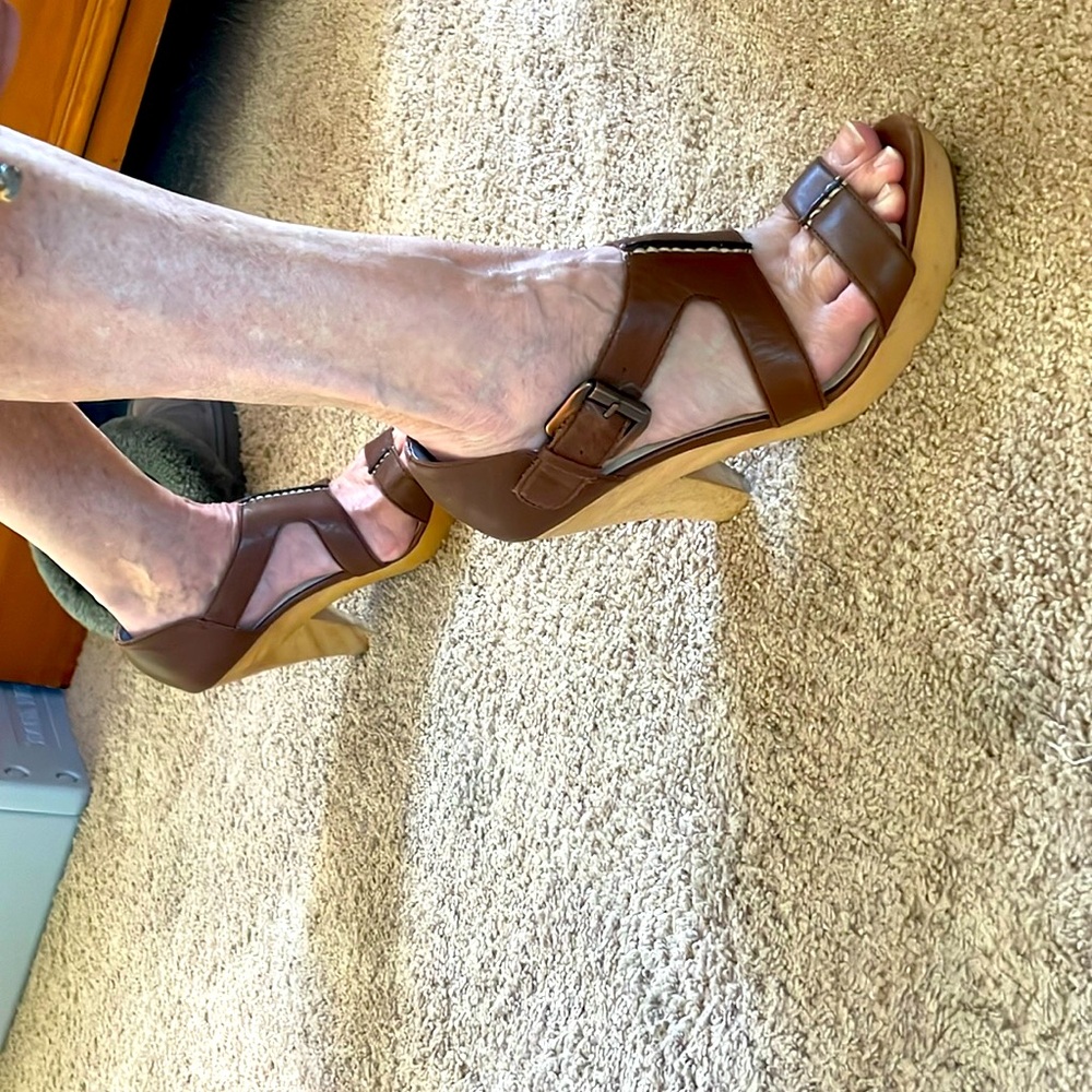 Max Studio shoes 7 1/2 stacked heel sandals